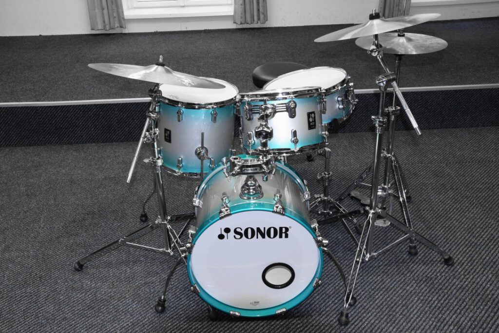 Sonor Kit in Schwarz Weiß